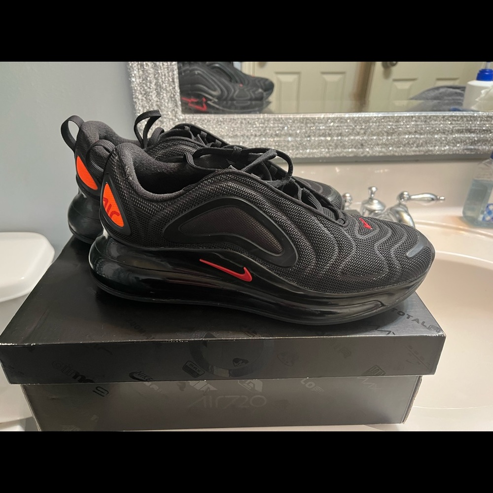 Nike air max 720s